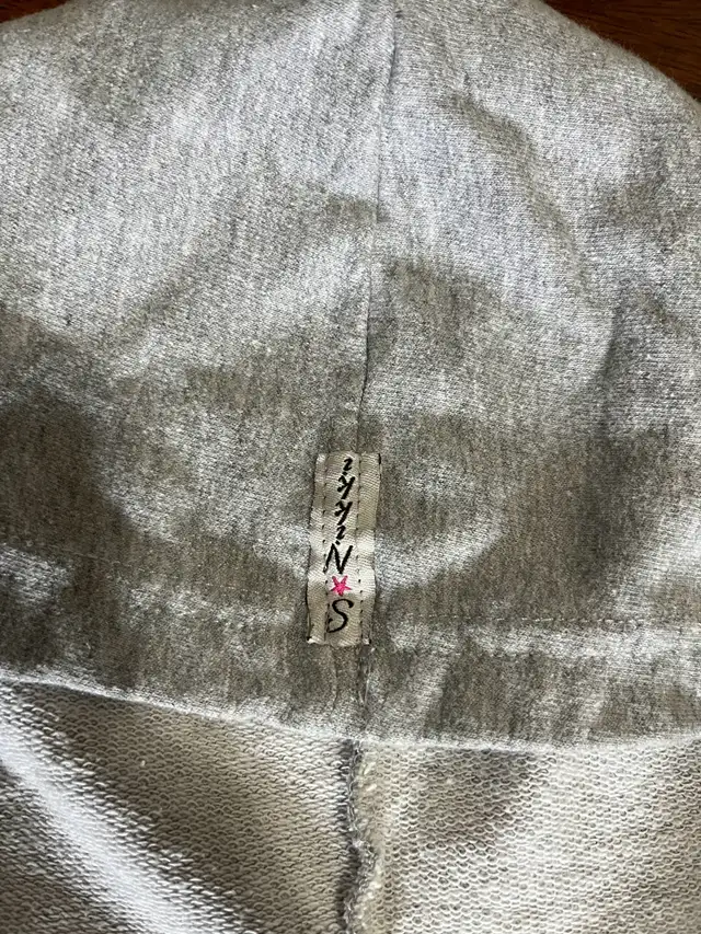 So Nikki girls XL (16) British flag hoodie - light gray cotton in Kids & Youth in Oshawa / Durham Region - Image 4