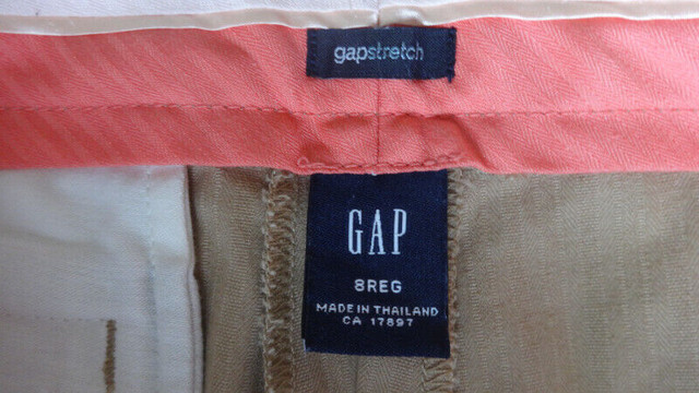 Gap Pants in Women's - Bottoms in Ottawa - Image 3