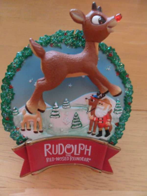 Carlton Ornament Rudolph 2003. 3 1/2"H. Takes 3 AAA batteries bu in Holiday, Event & Seasonal in Saskatoon - Image 4