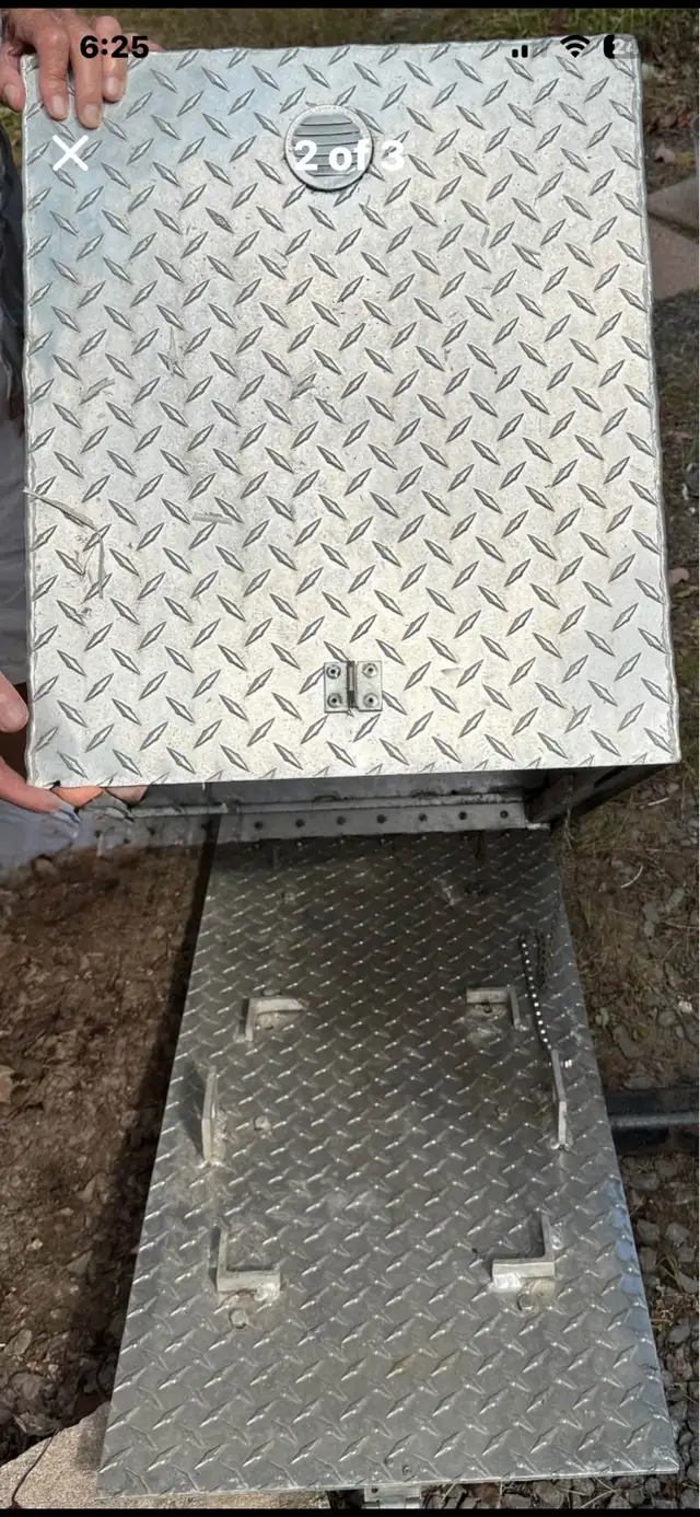 Heavy duty aluminum box for a generator for a RV hitch