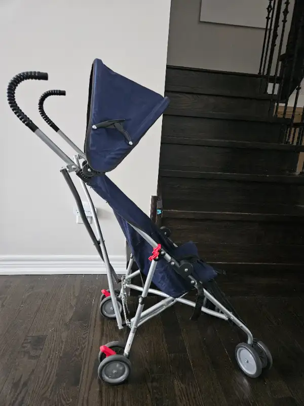 Umbrella Stroller in Strollers, Carriers & Car Seats in Markham / York Region - Image 3
