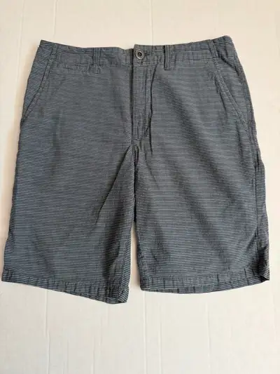 RVCA men’s shorts - size 29, View more