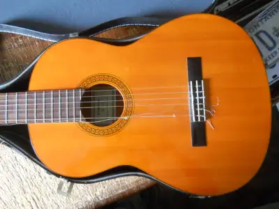 Yamaha Eterna EC-12 Classical Guitar w/ Case, Tuner, books, View more
