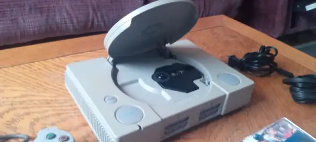 Original PlayStation 1. With games/controllers in Older Generation in Owen Sound - Image 4