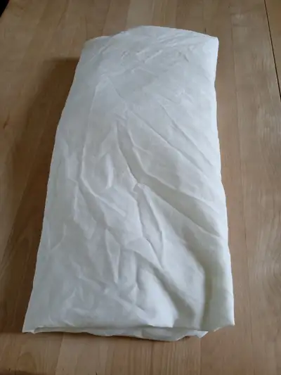 Blanc. Maison sans fumee. Tout est à vendre dans la véranda