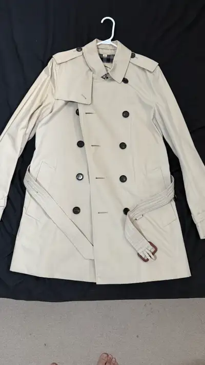 Burberry trench, View more