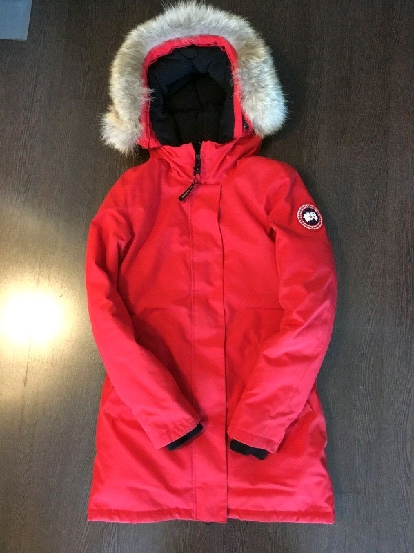 Canada Goose Victoria Parka - XS  in Women's - Tops & Outerwear in City of Toronto - Image 4