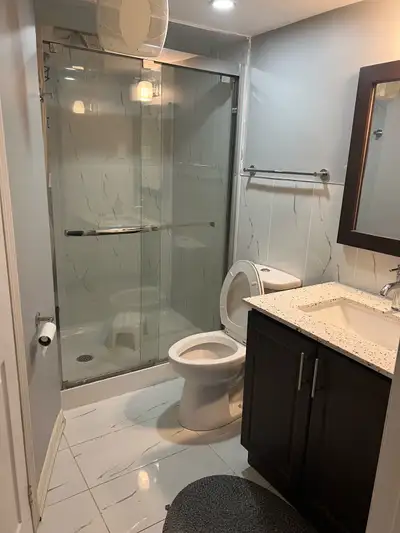 1 bedroom with attached washroom is available for rent from June 01. Close to bus stops, Gurudwara,...