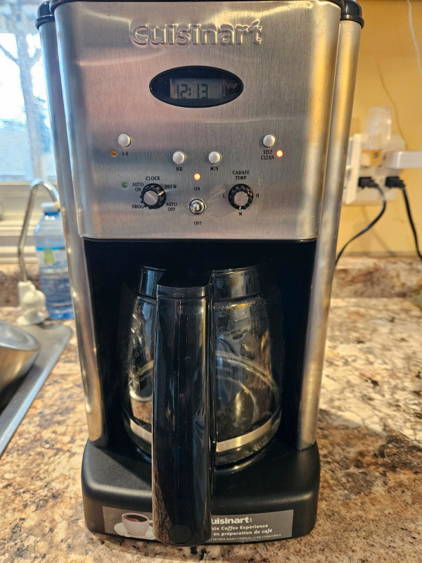 Cuisinart Deluxe Coffee Maker in Coffee Makers in Guelph