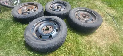 BF Goodrich winter slalom with Rim Size is 205/60R16 Can still get a few winters out of them. Pick u...
