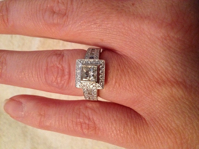 White gold diamond engagement ring dans Bijoux et montres  à Gatineau - Image 2