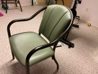 Top quality vinyl chairs have 6 and also stools