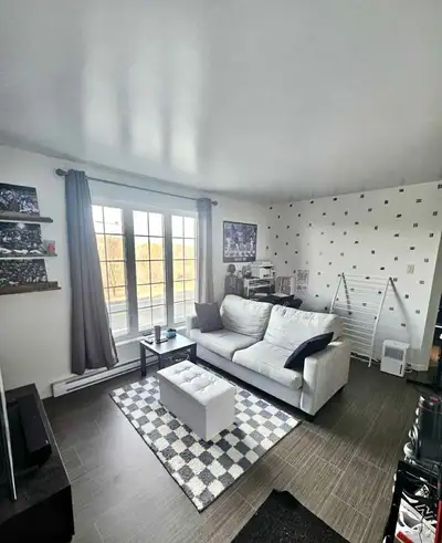 Logement 4 1/2 à Louer Centre-Ville Rivière-du-Loup / 624 rue Lafontaine DISPONIBLE - 1ER FÉVRIER 20...