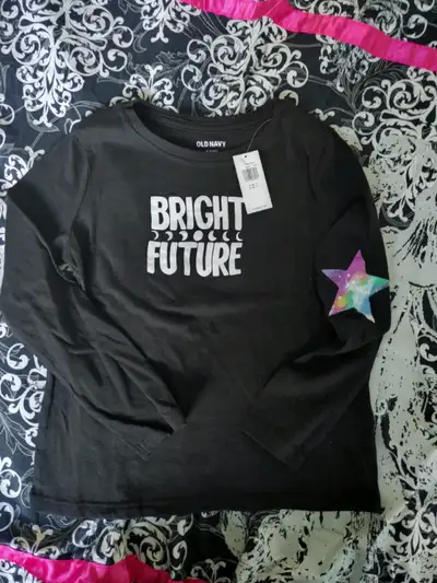 Old Navy long sleeve top size 6/7, View more