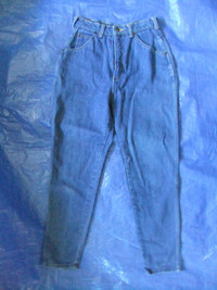 Vintage Women's size 7/8 high waist blue Levi Strauss jeans