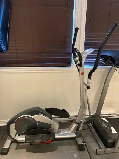 Elliptique/Elliptical Trainer Techness 800 SE – Excellent état, View more