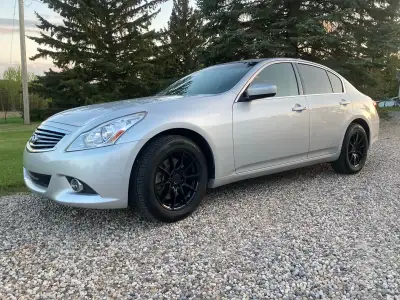 Selling 4 rims and tires. 225 55 R17 Continental True Contact with 25% tread. Black Ruff brand alloy...