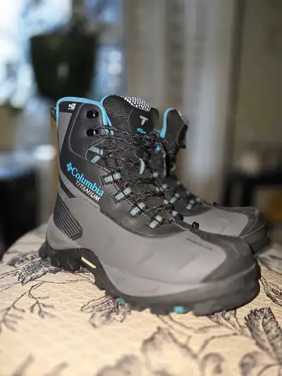 Columbia boots size 9, View more