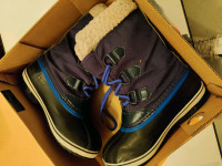 Mint condition Sorel winter boots youth 3