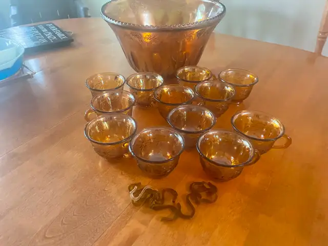 vintage carnival glass punch bowl with 12 cups63611955444995120