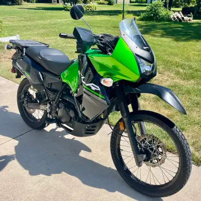 Good condition. Stock except for Seat Concepts saddle and Michelin tires. Stock saddle included. Min...