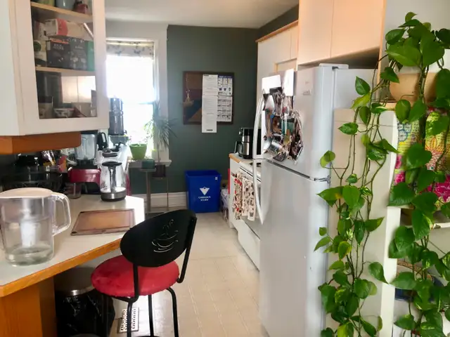 Fab 2 bedroom close to Western & St Joseph's hopsital