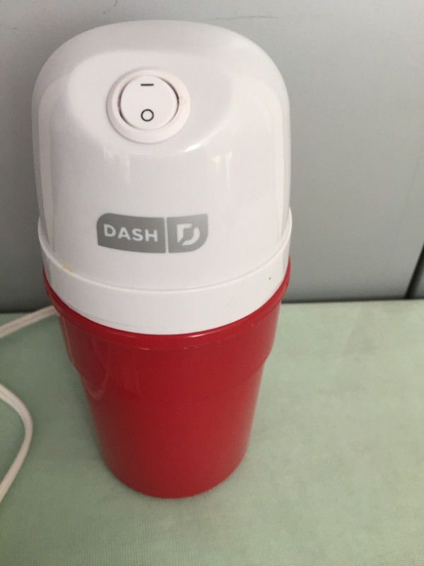 DASH My Pint Electric Ice Cream Maker Machine in Other in City of Toronto - Image 2
