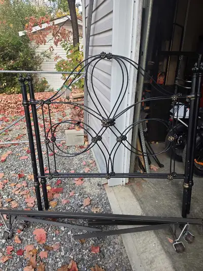 Lit double (frame), View more