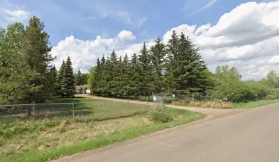Acreage in Edmonton. For sale by owner. Treed and developed. Property is 5 acres in the city of Edmo...