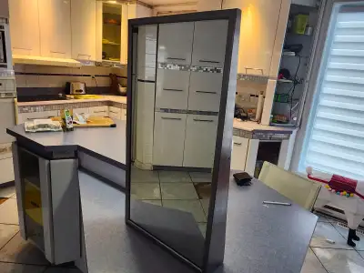 Miroir sur pied à vendre, View more