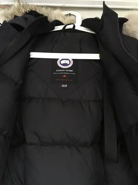Authentic - Women Canada Gooses Kensington Parka Jacket in Women's - Tops & Outerwear in City of Toronto - Image 5