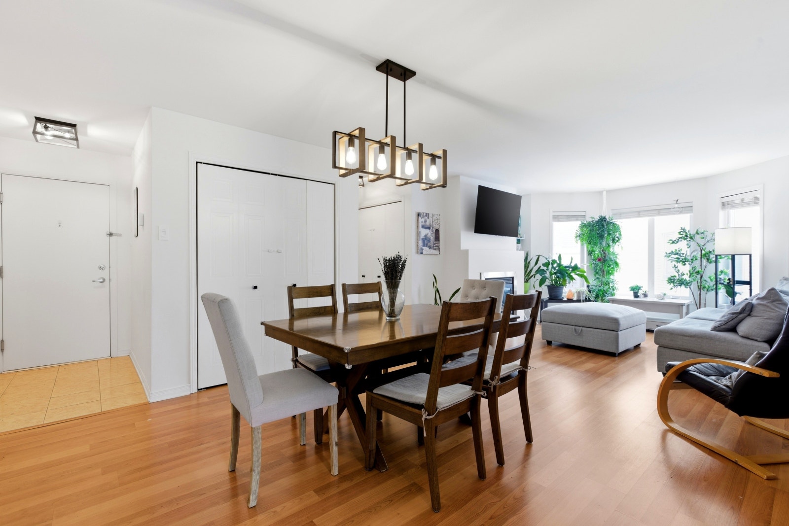 Grand condo 4 1/2 à louer à Ste-Dorothée, Laval — photo 2