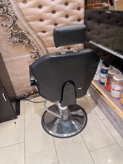 Salon Styling Chair for Sale – $200, View more