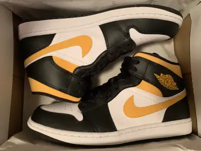 DS jordan 1 mid pollen size 10, View more