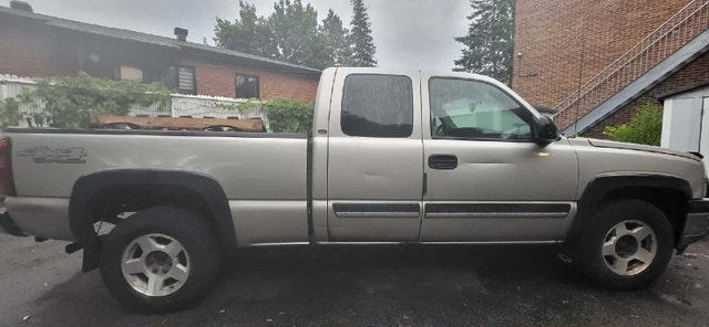 2005 Chevrolet Silverado 1500 Extended Cab 143.5" WB 4WD — photo 2