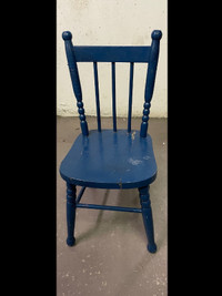 VINTAGE/ANTIQUE - SOLID WOOD CHILD DOLL CHAIR - Seat is sturdy