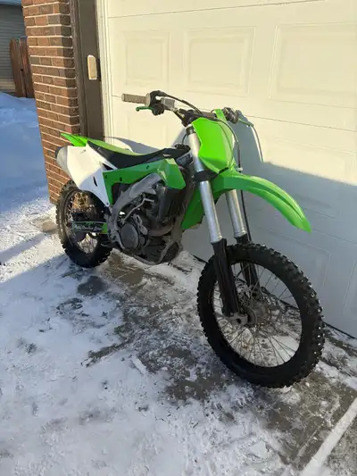 2014 Yamaha yz450f fuel injected, fully stock runs great, needs nothing, low hours $4700 2016 kx450f...