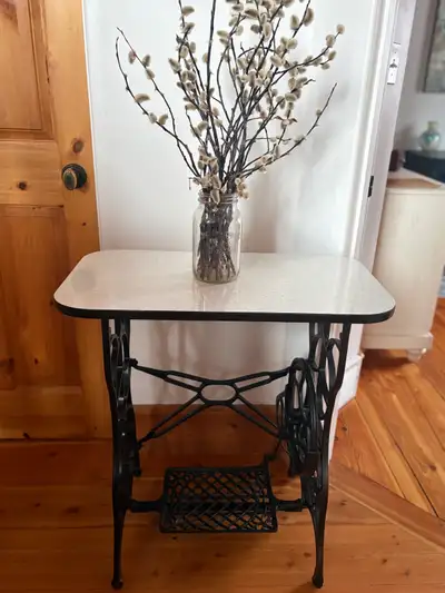 Upcycled table, View more