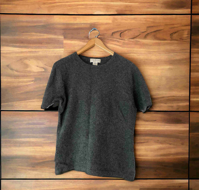 The Work Connection Vintage Cashmere Short Sleeved Sweater in Women's - Tops & Outerwear in Winnipeg