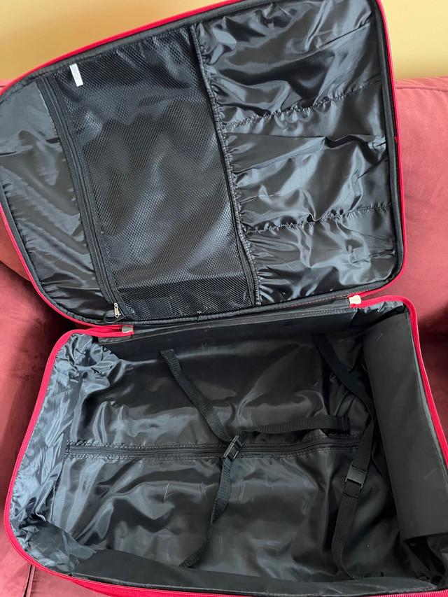 Suitcase like NEW 26x16x10 in expanded  in Other in Markham / York Region - Image 4