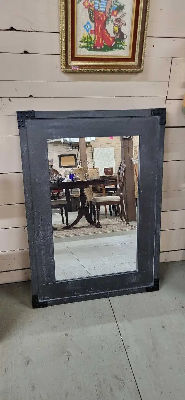 Industrial Style Mirror in Home Décor & Accents in Trenton - Image 5