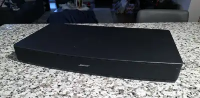 Système audio TV Solo 10 série II de Bose® avec télécommande, câble et manuel, testé fonctionnel, Il...