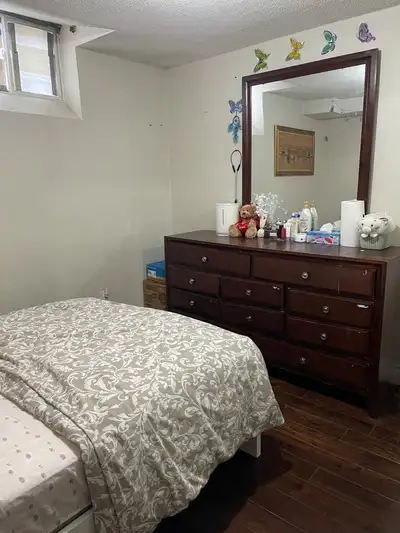 *** ROOM FOR RENT SHARING OR PRIVATE ** IN 2 BEDROOM BASEMENT *** ** CLOSE TO SHEIDAN COLLEGE BRMAPT...