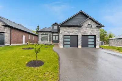 156 Hetram Court, Fort Erie Listed at $819,900 2 Bedrooms | 2 Bathrooms | Double Garage ~1,678 sq ft...