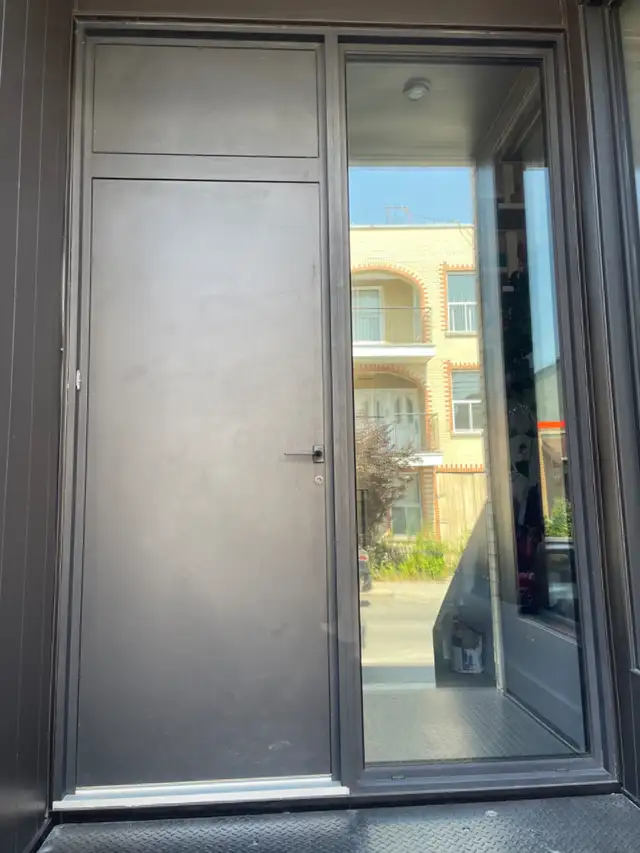 Porte extérieure en acier noir mat in Windows, Doors & Trim in City of Montréal - Image 2
