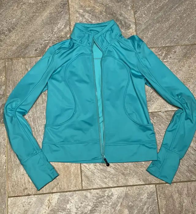 Lululemon Jacket in Women's - Tops & Outerwear in London - Image 2