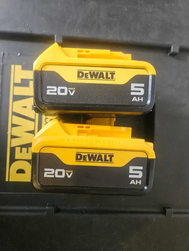 Brand new Dewalt 20v Max 5Ah Battery x2