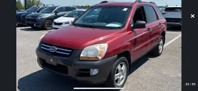 Automatique jamais accidenté très propre très économique très bien entretenu comparable Toyota Honda...