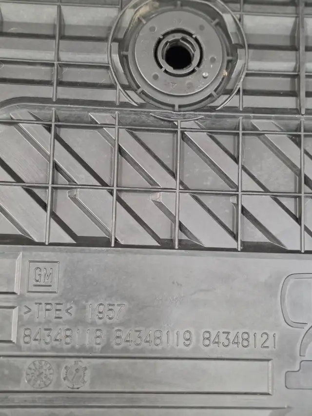 GM Truck Floor Mats in Other Parts & Accessories in Oshawa / Durham Region - Image 7