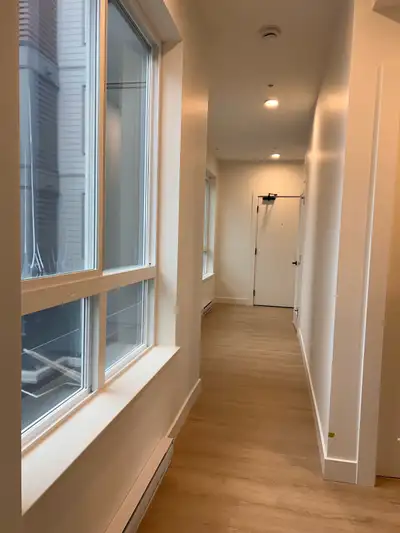 50% off the April rent for this largest 2nd FLOOR CORNER unit feat. 2 BDRMS/2 BTHS (932 SQFT) + 150...